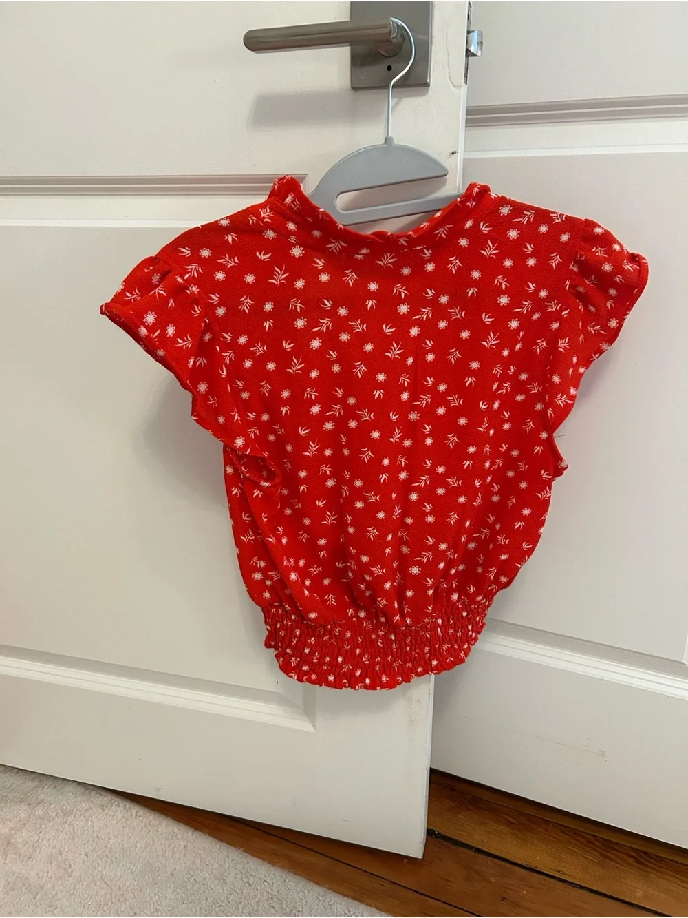 Red blouse - Picture 2 of 3